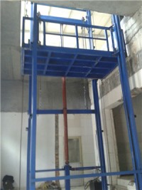 四川超市导轨式升降平台